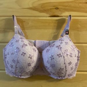 Victoria’s Secret Dream Angel lace push up bra. Size 36DD